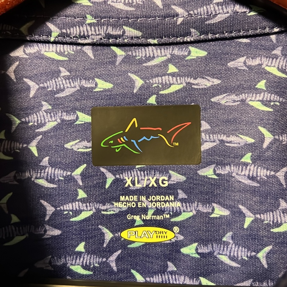 Brand New Greg Norman Golf Blue Sharks 🦈 Print Performance Stretch Fabric Polo! - Picture 9 of 12